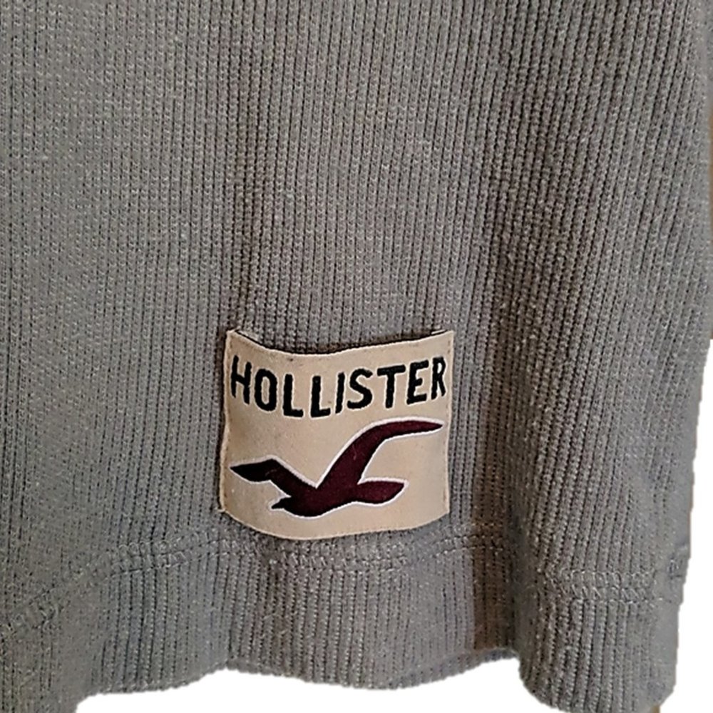 HOLLISTER - Picture 3 of 5